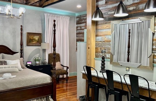 Carthage House | Room 2 (sleeps 2) at Chipley's Squareview Inn