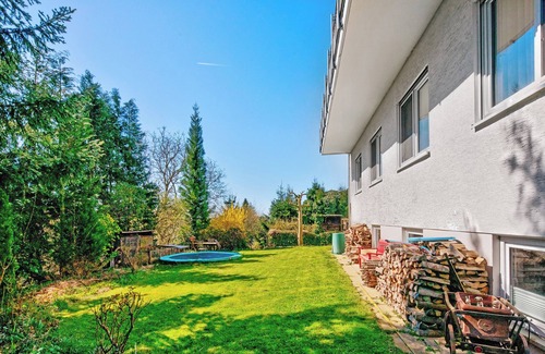 Voehringen Apartment | Room '2' with Shared Terrace and Wi-Fi