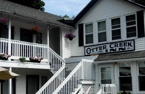 Otter Creek Apartment | Room 3 at Otter Creek Inn