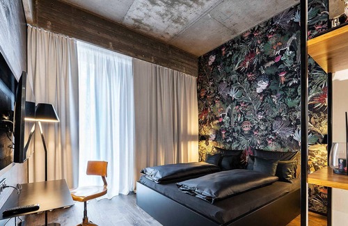 Balingen Apartment | Room 3 - QUI Lounge Bar Deli Apartments