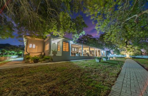 Simondium House | Room 4 - LEO Sky Guest House