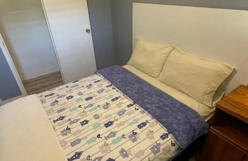 Central District House | Room 4