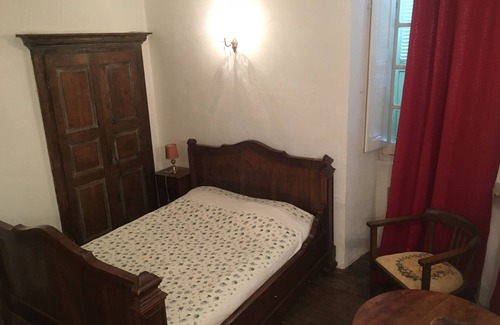 Pietra-di-Verde House | Room at Casa De Giovanni in Pietra Di Verde