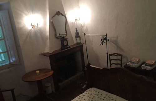 Pietra-di-Verde House | Room at Casa De Giovanni in Pietra Di Verde