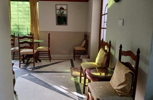 F-7 Sector Apartment | Room at khan house