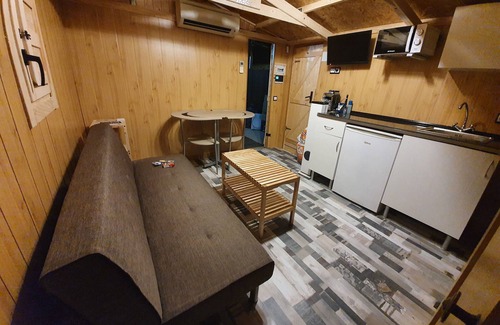 Vacarisses House | Room attached to the residence