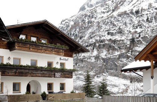 Val di Vizze Apartment | Room 'Bartlhof Pletzenspitz' with Mountain View, Shared Terrace and Wi-Fi
