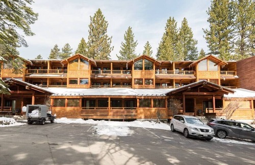 Tahoe Woods Apartment | Room by Palisades Tahoe w/heated pl & tub access.
