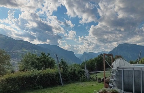 Arsie Apartment | Room 'Camera 2' with Mountain View, Shared Garden and Wi-Fi