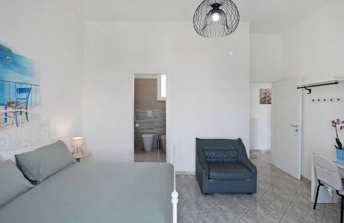 Pagani Bed & Breakfast | Room 'Camera Tripla Costiera' with Shared Terrace, Wi-Fi and Air Conditioning