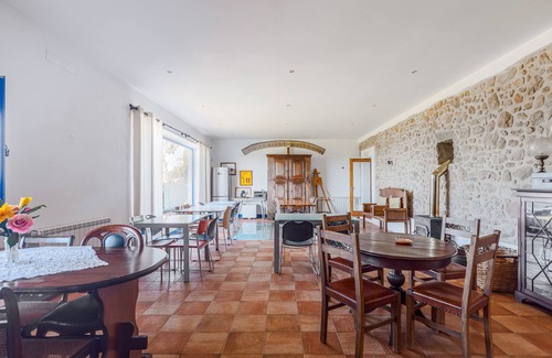 Elvas House | Room 'Cegonha' with Shared Pool, Wi-Fi and Air Conditioning