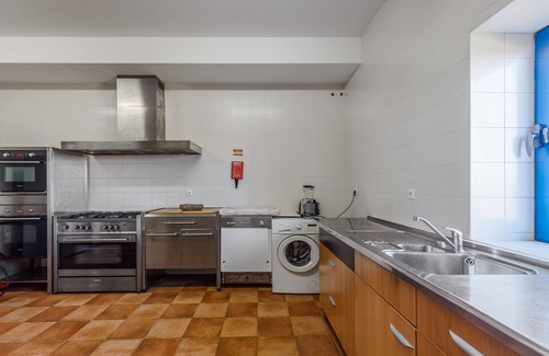 Elvas House | Room 'Cegonha' with Shared Pool, Wi-Fi and Air Conditioning