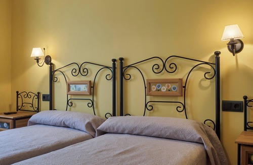 Santa Cruz de Montes House | Room 'El Abranal' with Mountain View, Shared Garden and Wi-Fi
