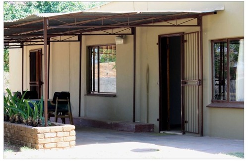 Lephalale House | Room-homely Room in Peaceful and Comfort