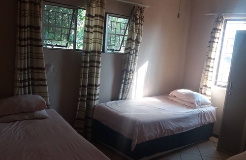Lephalale House | Room-homely Room in Peaceful and Comfort