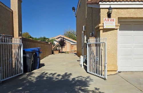 Lancaster House | room in a house with WiFi, AC, Microwave, Refrigerator, Tv, private entrance.