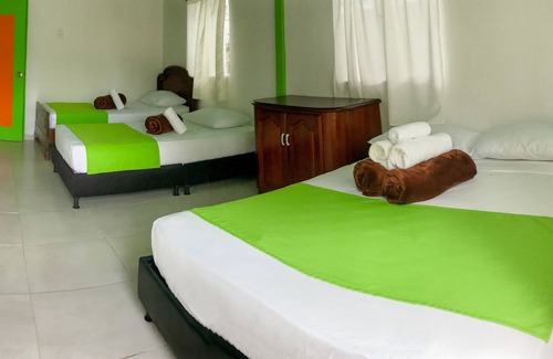 Pereira House | Room in Guest Room - Room With 1 Double bed and 2 Single Beds