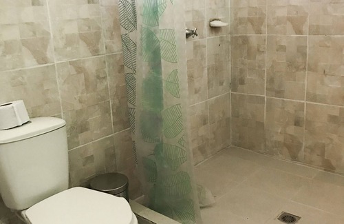 Pereira House | Room in Guest Room - Room With 1 Double bed and 2 Single Beds