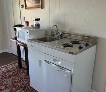 Greenwich House | Room in Lake Home - 2BR 1BA Kitchenette