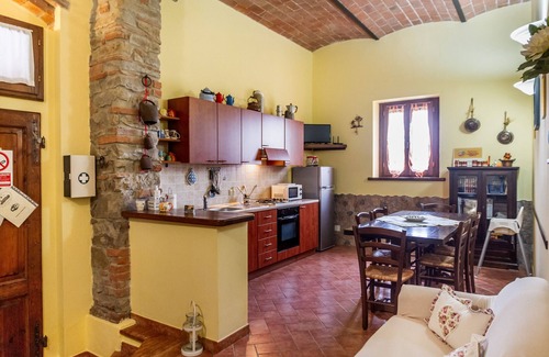 Castiglione della Pescaia Apartment | Room 'La Mangiatoia' with Shared Terrace, Shared Garden and Wi-Fi