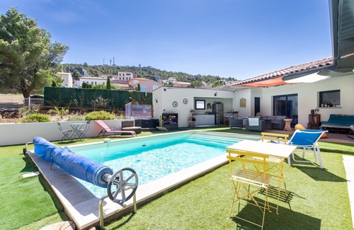 Treilles Apartment | Room 'La Catalane' with Shared Terrace, Shared Garden and Wi-Fi