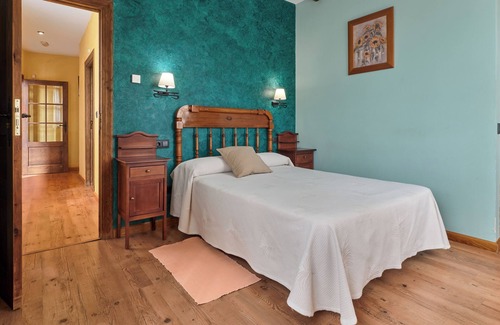 Santa Cruz de Montes House | Room 'La Higuera' with Mountain View, Shared Garden and Wi-Fi