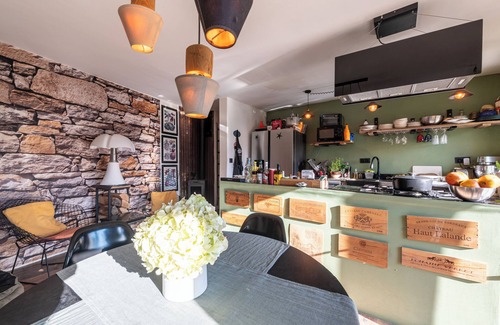 Navette Apartment | Room 'La Meule' with Mountain View, Shared Pool and Wi-Fi