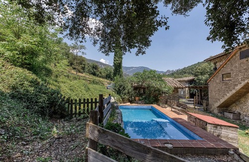 Montagut Apartment | Room 'Monastrell' with Mountain View, Shared Pool and Shared Terrace