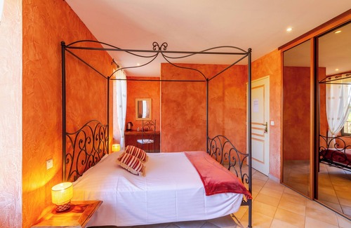Proissans Bed & Breakfast | Room Myriam – Oriental Charm and Comfort – Shared Pool
