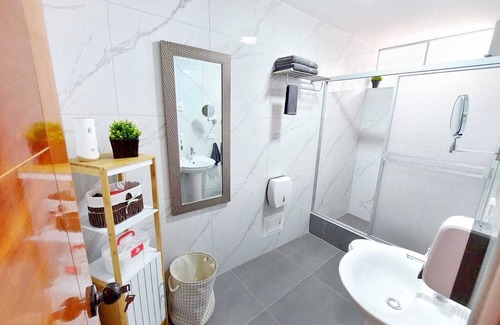 Callao Apartment | Room on the 1st floor w/private bathroom, 10 minutes from the arpt.