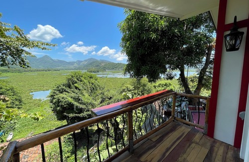 Isla Conchagaita House | Room or 3-bedroom house in Olomega with WiFi, AC, Lake/Mountain views.