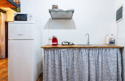 Morella Other | Room 'Rio' with Shared Terrace and Shared Garden