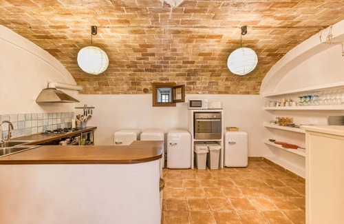 Borrassa Apartment | Room 'Sempreviva' with Shared Pool, Wi-Fi and Air Conditioning