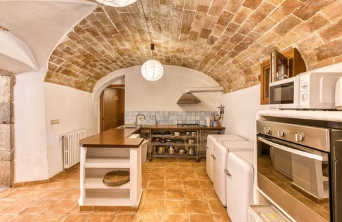 Borrassa Apartment | Room 'Sempreviva' with Shared Pool, Wi-Fi and Air Conditioning