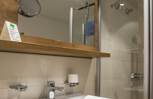 Riezlern Apartment | Room/shower/toilet/south-facing balcony (gentian) - Boersch guest house - Jochum family