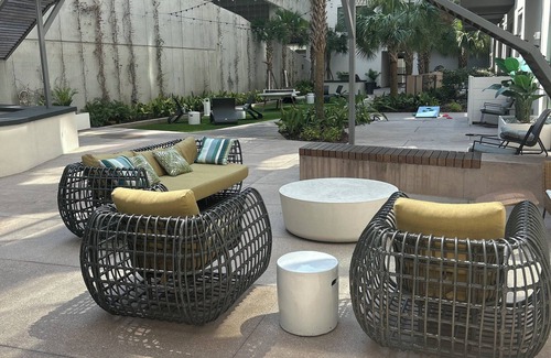 Downtown Jacksonville Apartment | Room stay.