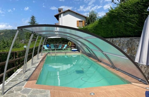 Santo Stefano dʼAveto Apartment | Room 'Viola' with Mountain View, Shared Pool and Wi-Fi