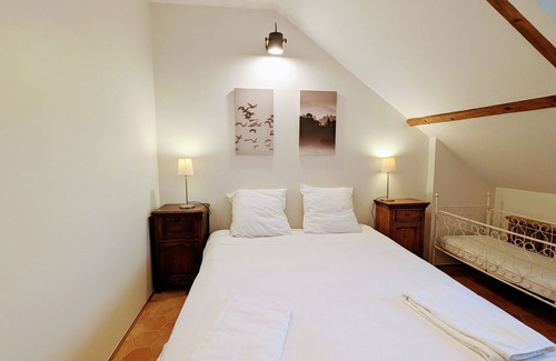 Rosnay Bed & Breakfast | Room with heated pool in Brenne Regional Park