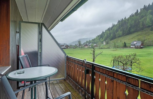 Menzenschwand-Hinterdorf Apartment | Room 'Zimmer 1' with Mountain View, Shared Terrace and Wi-Fi