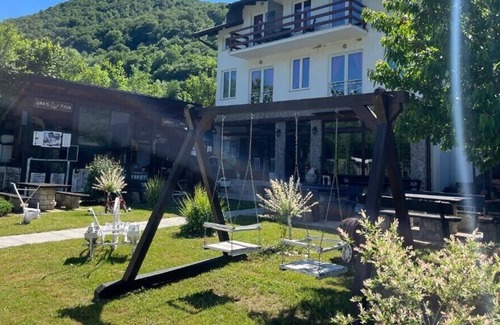 Lohovo Apartment | Rooms and Apartments Neron / Triple room 1