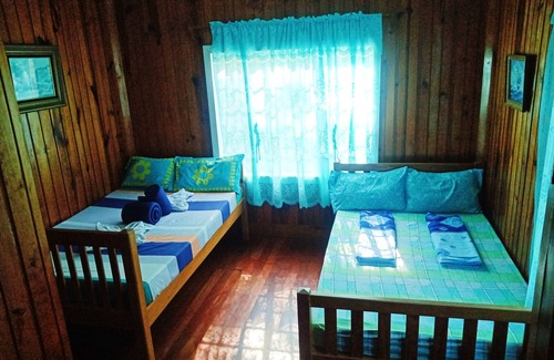 Sagada Cabin | ROOMS AT AN AMERICAN-STYLE CABIN