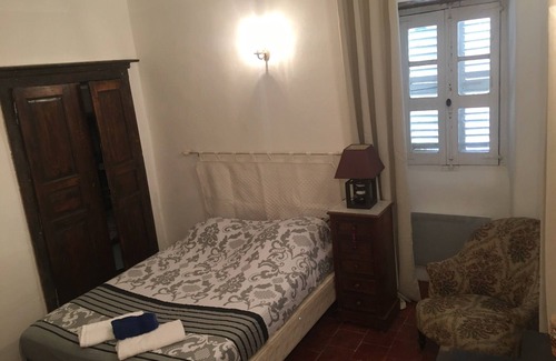 Pietra-di-Verde House | Rooms at Casa De Giovanni in Pietra Di Verde