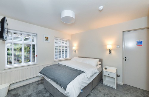 Newark House | Rooms at Rolleston