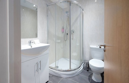 Desborough Hotel | Rooms at The Ritz Complex