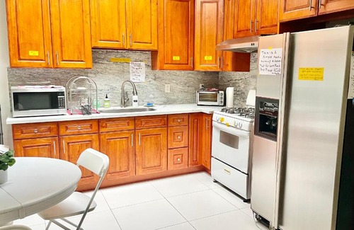 San Bruno House | Rooms in San Bruno House