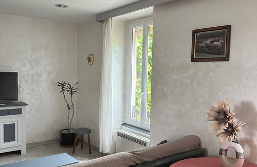 Montchanin Apartment | Rooms in spacious, quiet apartment, Montchanin town center