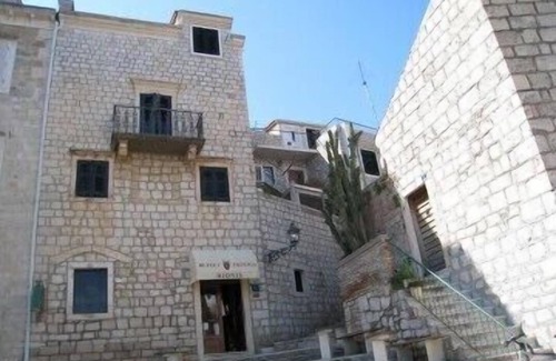 Vis Apartment | Rooms Nikola, (2700), Vis, Croatia