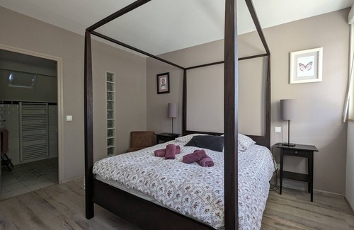 Fontguenand Bed & Breakfast | Rooms with breakfast and dining near Loire Castles
