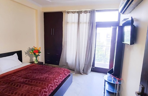 DLF Phase 5 Hotel | Roomshala 096 Hotel Elite 29
