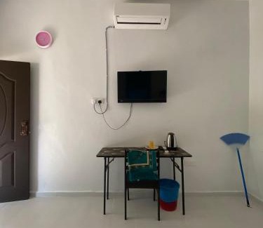 Batu Buruk House | roomstay batu buruk